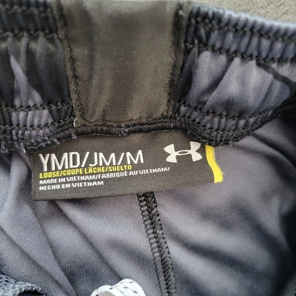 Under Armour Boys Youth Medium YMD Black Grey Pattern Basketball Shorts Active - Picture 2 of 6